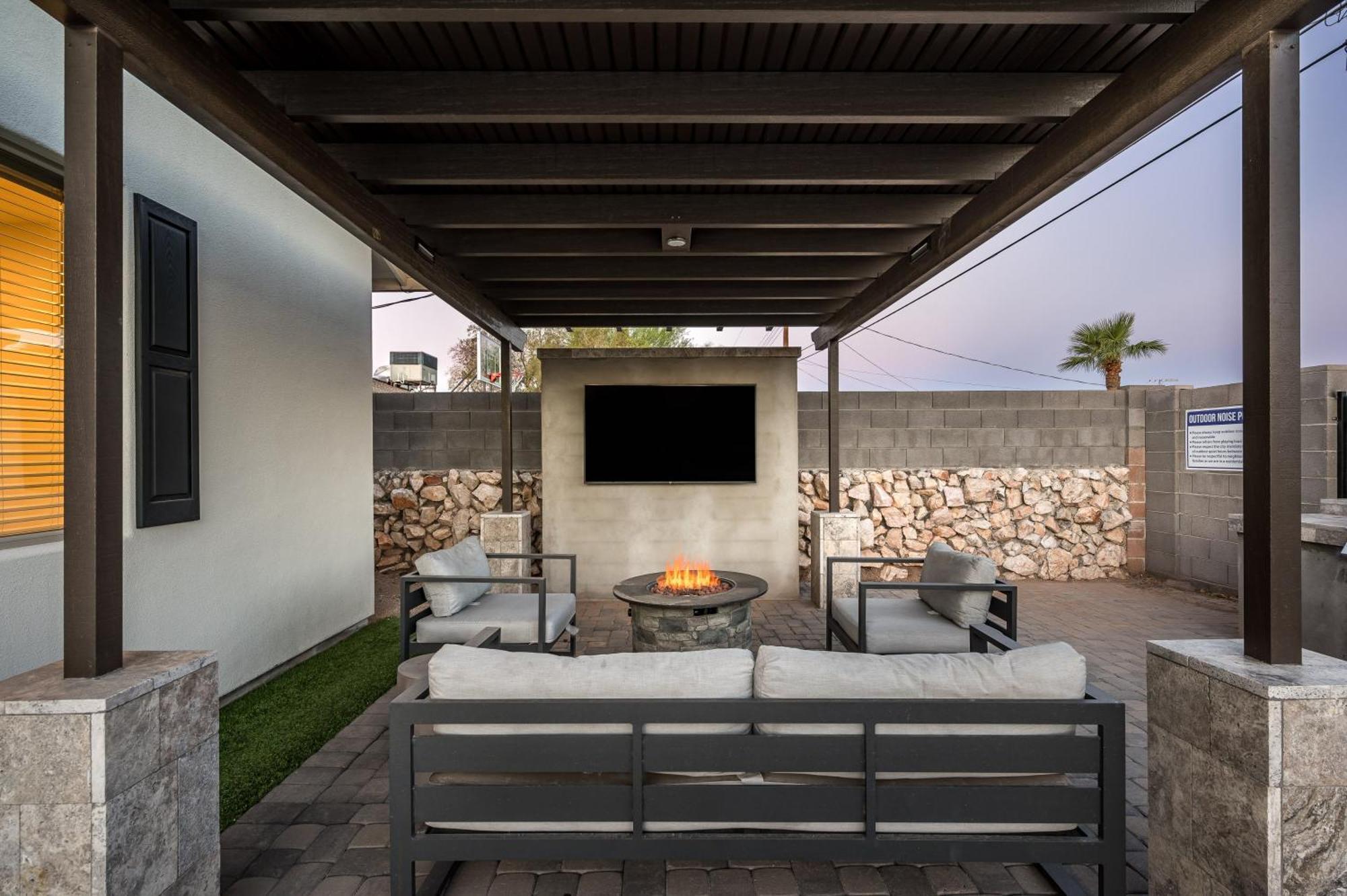 Endless Entertainment And 1.5 Miles From Old Town At Sunbaked Terrace Holiday home Scottsdale