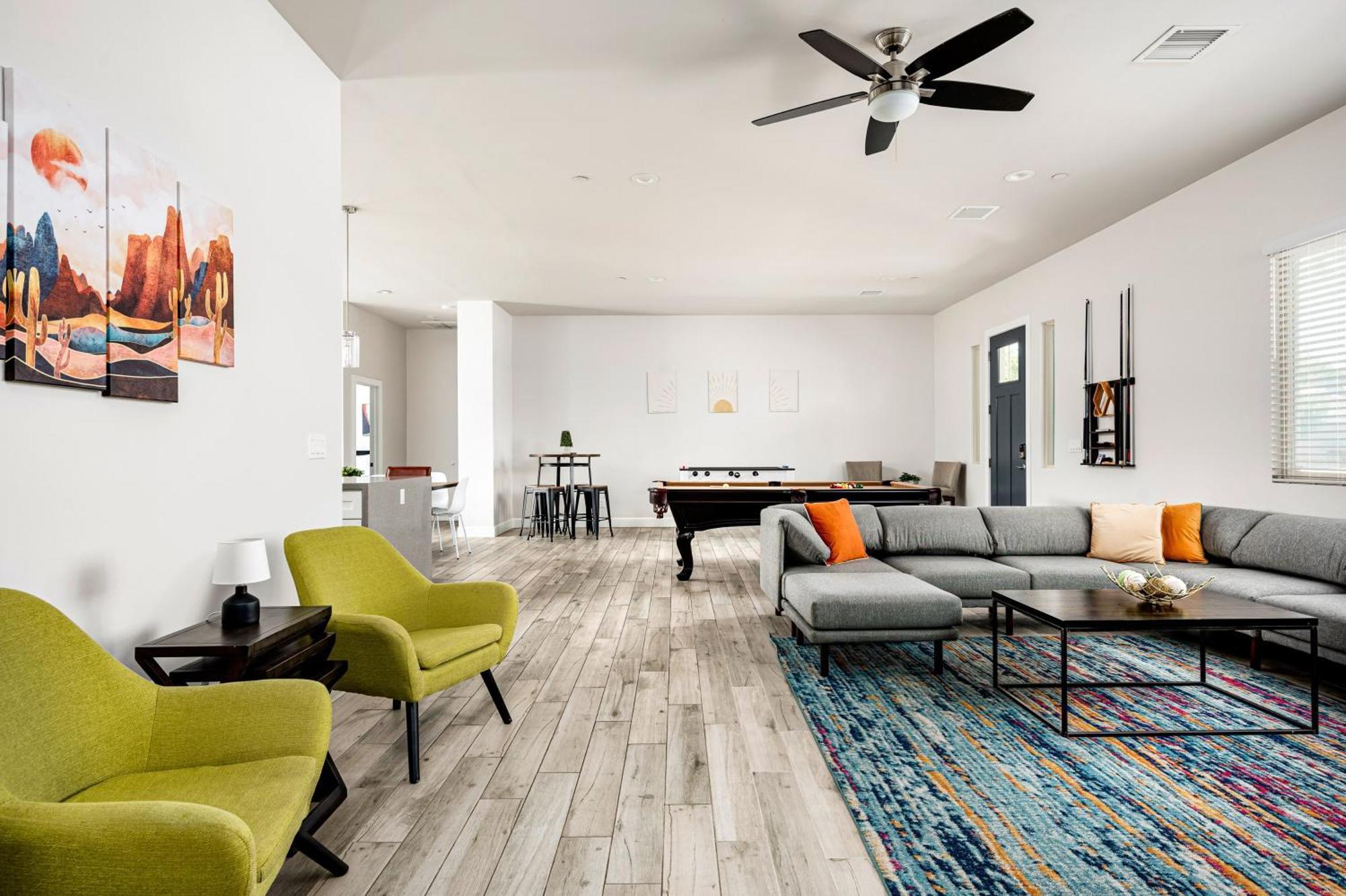 Endless Entertainment And 1.5 Miles From Old Town At Sunbaked Terrace Holiday home *
